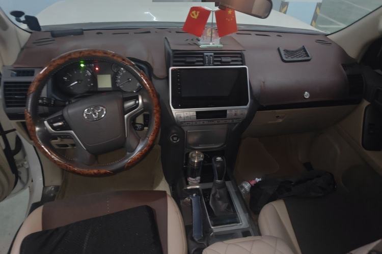 Used Toyota Prado  Center Console