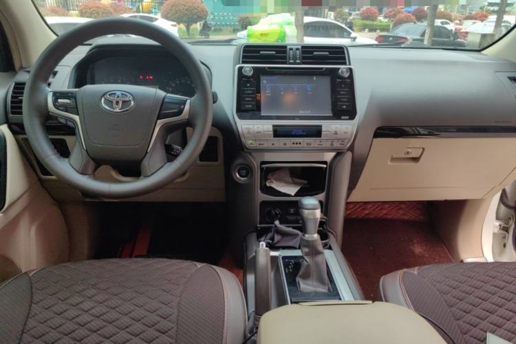 Used Toyota Prado  Center Console