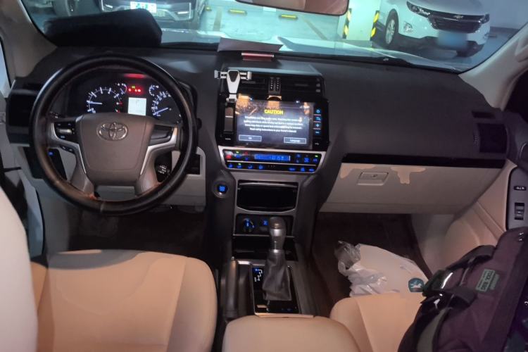 Used Toyota Prado  Center Console