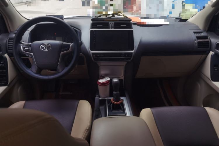 Used Toyota Prado  Center Console
