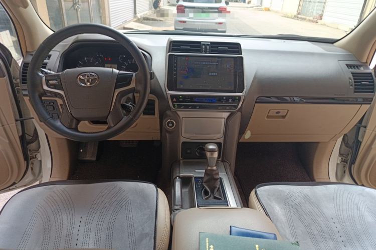 Used Toyota Prado  Center Console