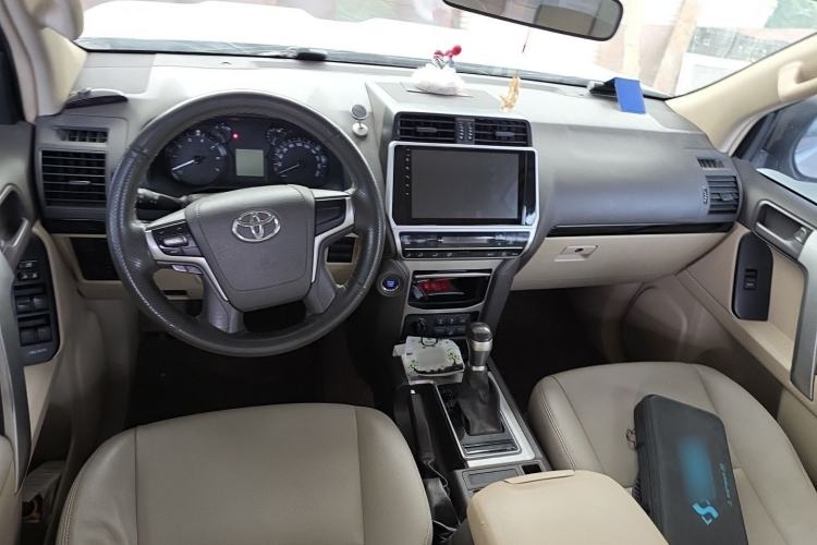 Used Toyota Prado  Center Console