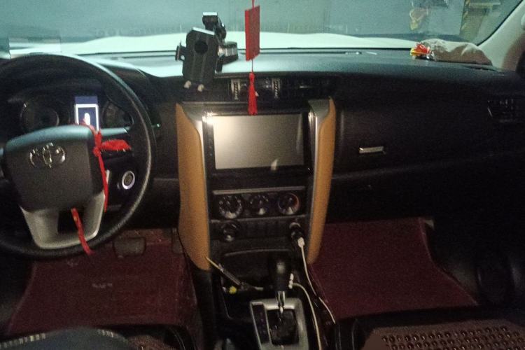 Used Toyota Prado  Center Console