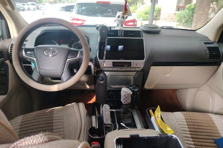 Used Toyota Prado  Center Console