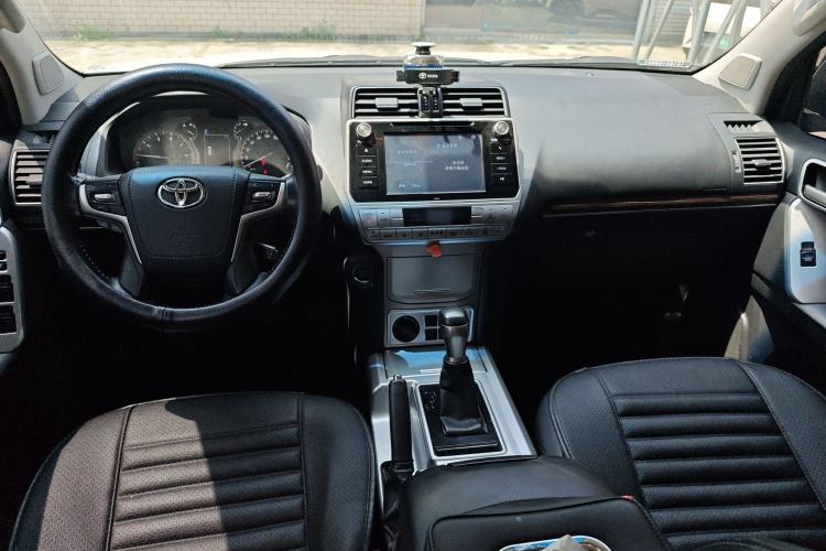 Used Toyota Prado 2019 3.5L Automatic TX-L Deluxe Edition Center Console