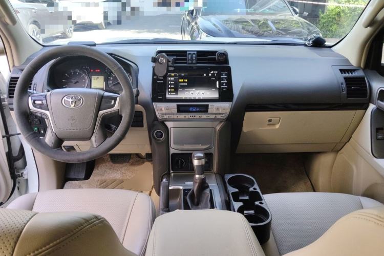 Used Toyota Prado  Center Console