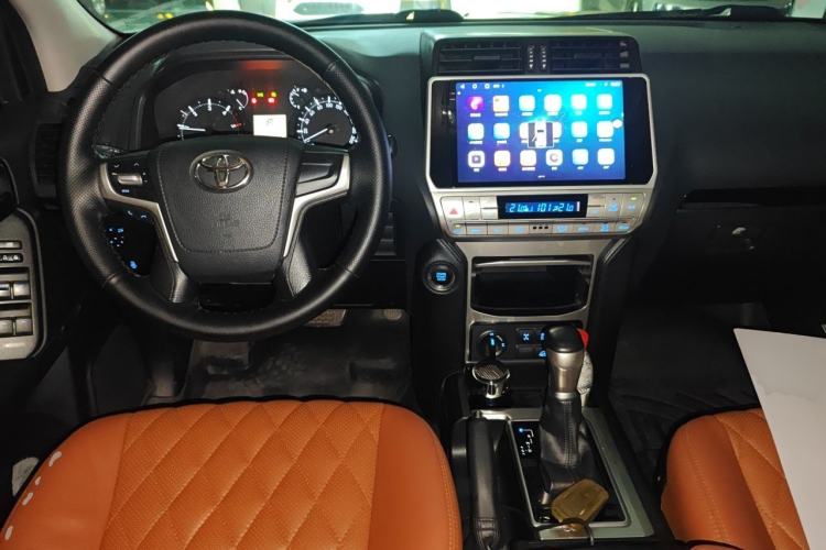 Used Toyota Prado  Center Console