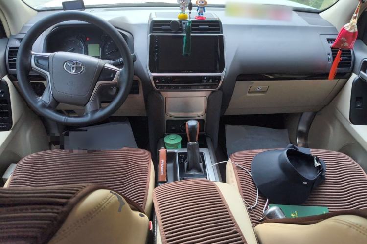 Used Toyota Prado  Center Console