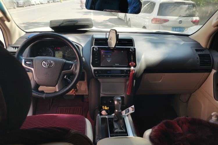 Used Toyota Prado 2019 2.7L VX External Mount – Middle East Center Console