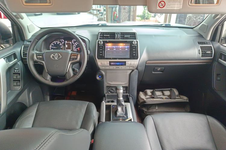 Used Toyota Prado 2019 3.5L Automatic TX-L Deluxe Edition Center Console