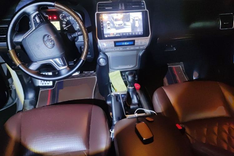 Used Toyota Prado  Center Console
