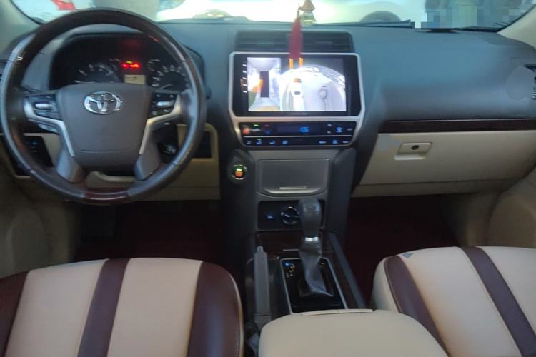 Used Toyota Prado  Center Console
