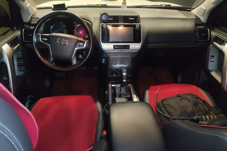 Used Toyota Prado 2019 3.5L Automatic TX-L Deluxe Edition Center Console