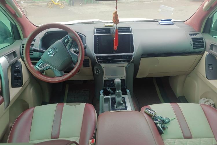 Used Toyota Prado  Center Console