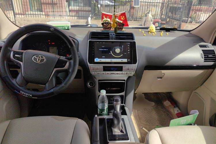 Used Toyota Prado  Center Console