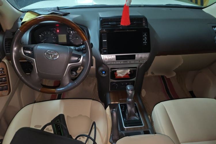 Used Toyota Prado 2019 4.0L GX-R Dubai Edition – Middle East Center Console