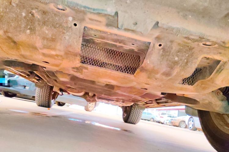 Used Toyota Prado 2019 3.5L Automatic TX-L Deluxe Edition with Rear-Mounted Spare Tire Chassis Front