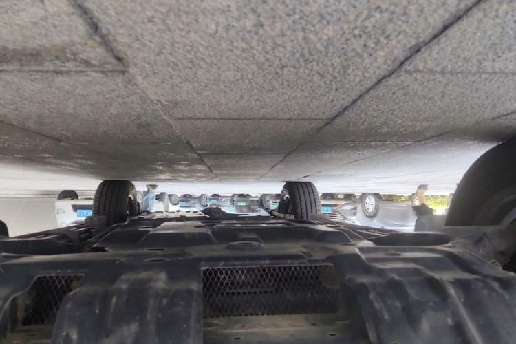 Used Toyota Prado 2019 3.5L Automatic TX-L Deluxe Edition with Rear-Mounted Spare Tire Chassis Front