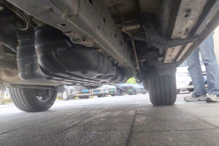 Used Toyota Prado 2019 3.5L Automatic TX-L Deluxe Edition with Rear-Mounted Spare Tire Chassis Front Left