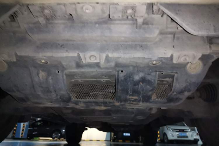 Used Toyota Prado 2019 3.5L Automatic TX-L Deluxe Edition with Rear-Mounted Spare Tire Chassis Front