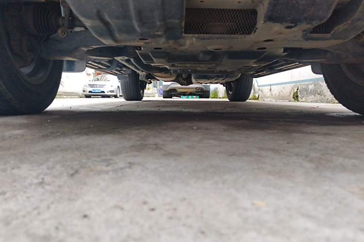 Used Toyota Prado 2019 3.5L Automatic TX-L Deluxe Edition with Rear-Mounted Spare Tire Chassis Front