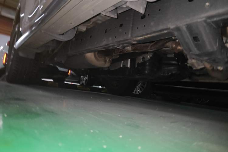 Used Toyota Prado 2019 3.5L Automatic TX-L Deluxe Edition with Rear-Mounted Spare Tire Chassis Front Right