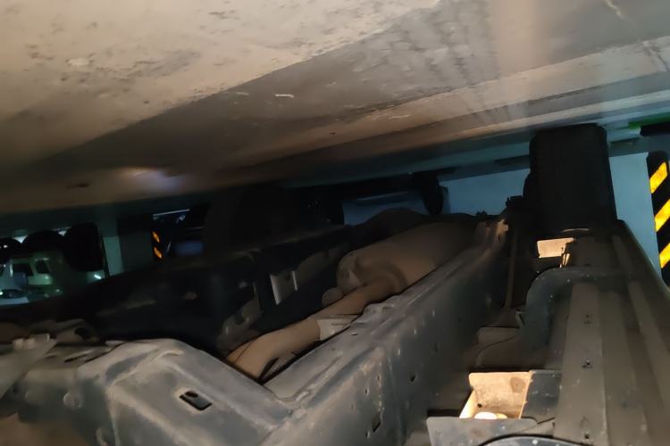 Used Toyota Prado 2019 3.5L Automatic TX-L Deluxe Edition with Rear-Mounted Spare Tire Chassis Front Right