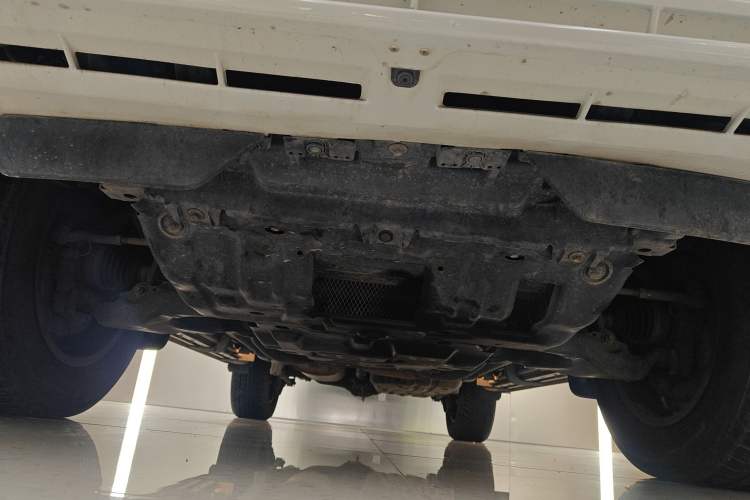 Used Toyota Prado 2019 3.5L Automatic TX-L Deluxe Edition with Rear-Mounted Spare Tire Chassis Front