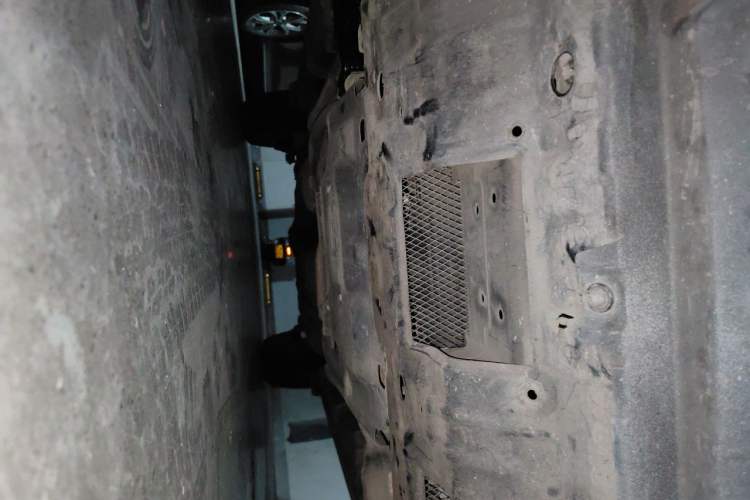 Used Toyota Prado 2019 3.5L Automatic TX-L Deluxe Edition with Rear-Mounted Spare Tire Chassis Front