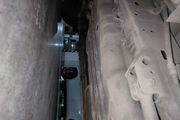 Used Toyota Prado 2019 3.5L Automatic TX-L Deluxe Edition with Rear-Mounted Spare Tire Chassis Rear Left