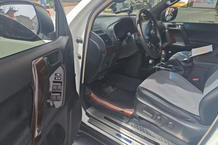 Used Toyota Prado 2019 4.0L TX-L Middle East Driver Seat