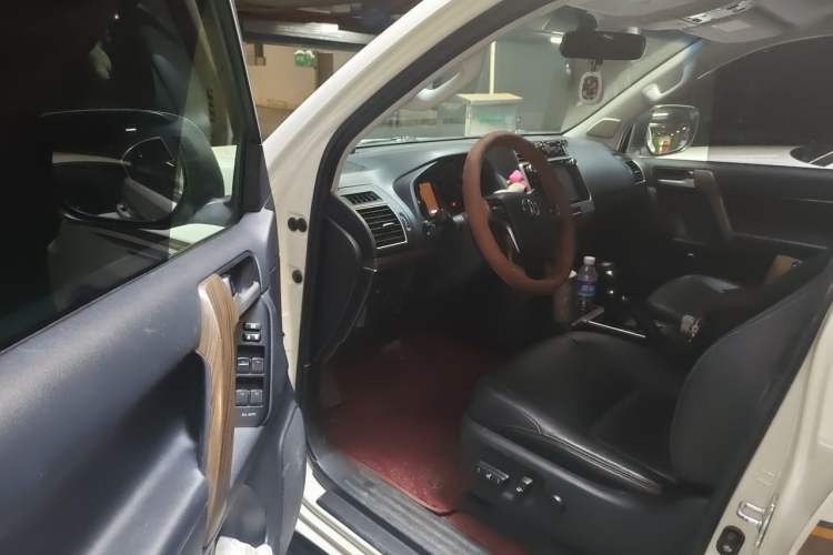 Used Toyota Prado 2019 3.5L Automatic TX-L Deluxe Edition with Rear-Mounted Spare Tire Driver Seat