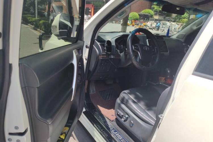 Used Toyota Prado 2019 3.5L Automatic TX-L Deluxe Edition with Rear-Mounted Spare Tire Driver Seat
