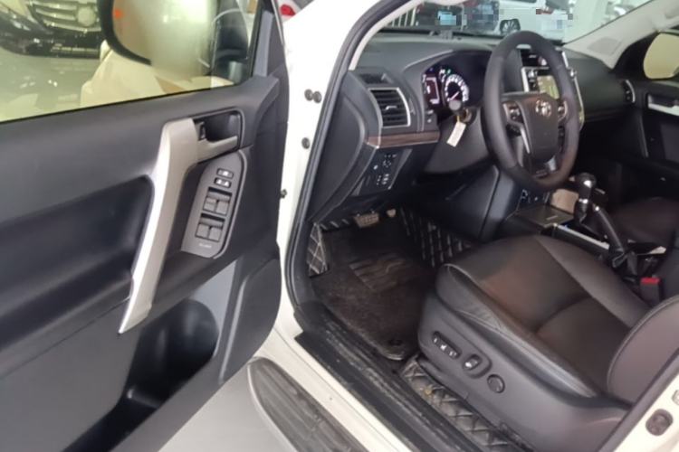 Used Toyota Prado 2019 3.5L Automatic TX-L Deluxe Edition Driver Seat
