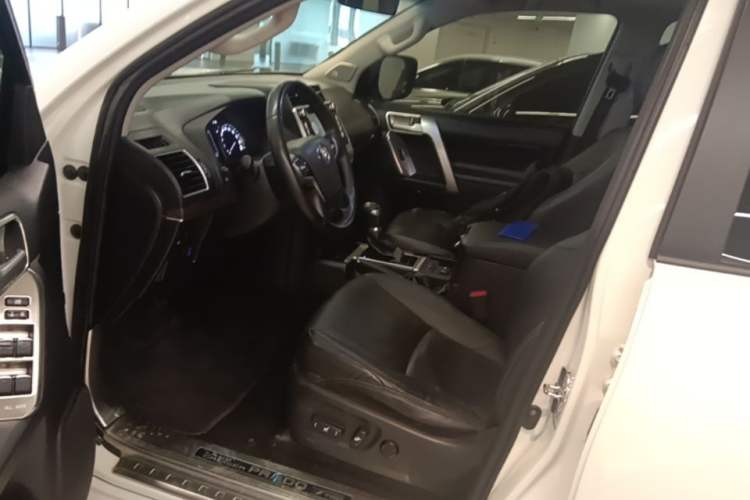 Used Toyota Prado 2019 3.5L Automatic TX-L Deluxe Edition with Rear-Mounted Spare Tire Driver Seat
