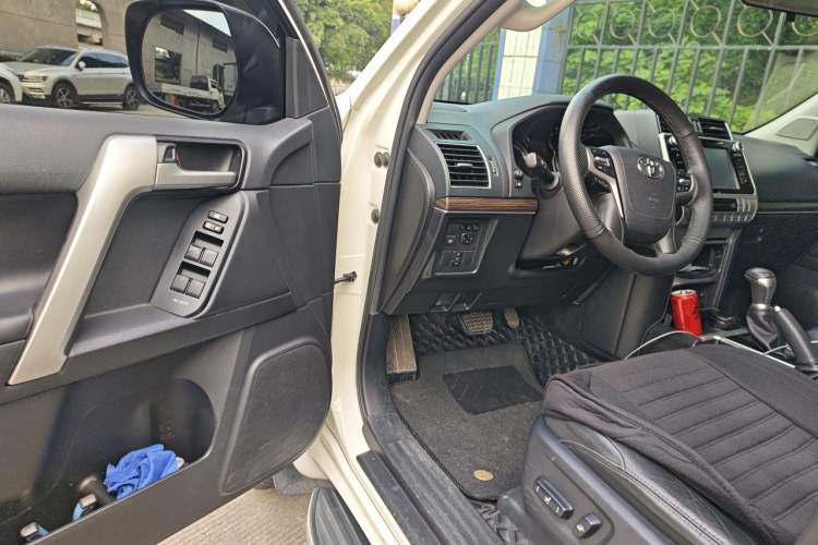 Used Toyota Prado 2019 3.5L Automatic TX-L Deluxe Edition with Rear-Mounted Spare Tire Driver Seat