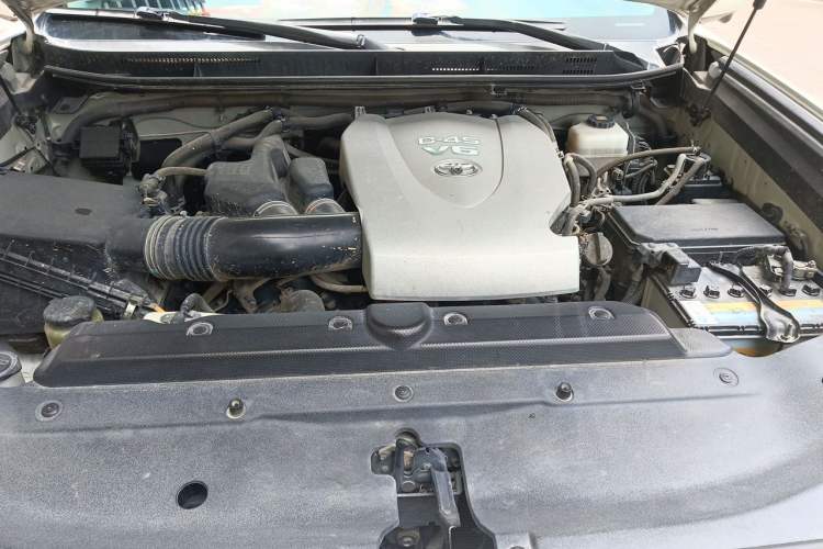 Used Toyota Prado 2019 3.5L Automatic TX-L Deluxe Edition with Rear-Mounted Spare Tire Engine Bay