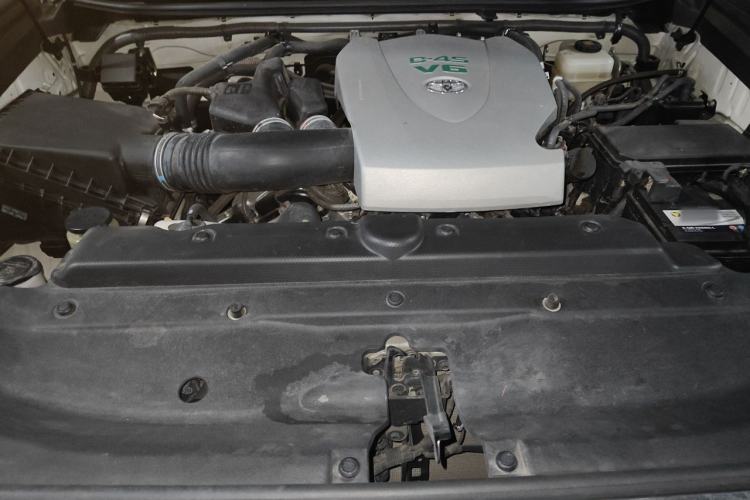 Used Toyota Prado 2019 3.5L Automatic TX-L Deluxe Edition with Rear-Mounted Spare Tire Engine Bay