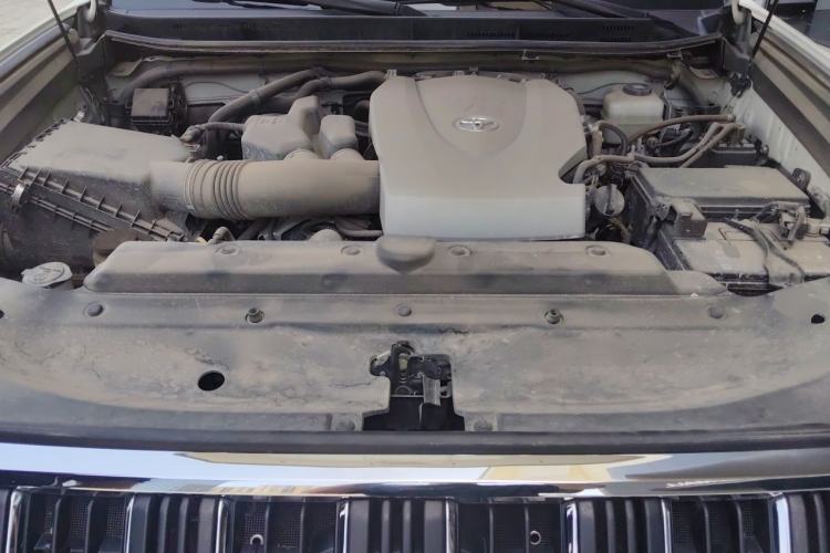 Used Toyota Prado 2019 3.5L Automatic TX-L Deluxe Edition with Rear-Mounted Spare Tire Engine Bay