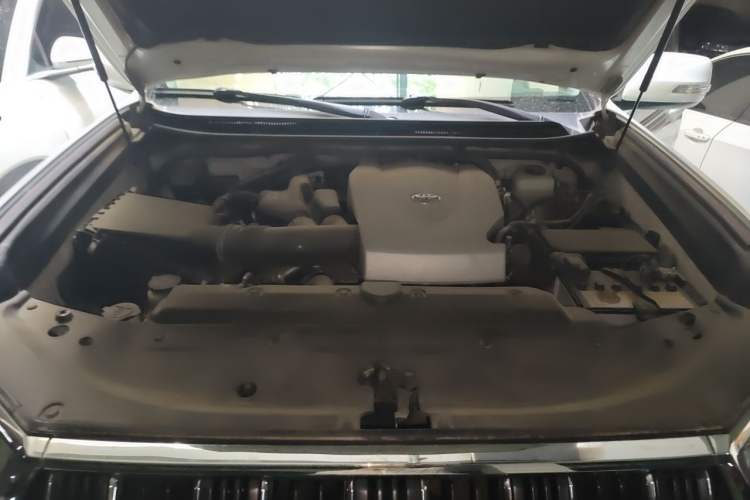 Used Toyota Prado 2019 3.5L Automatic TX-L Deluxe Edition with Rear-Mounted Spare Tire Engine Bay