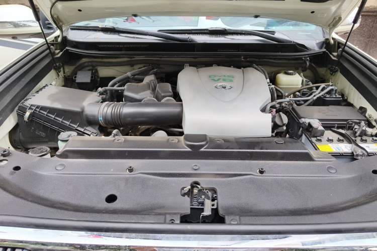 Used Toyota Prado 2019 3.5L Automatic TX-L Deluxe Edition with Rear-Mounted Spare Tire Engine Bay