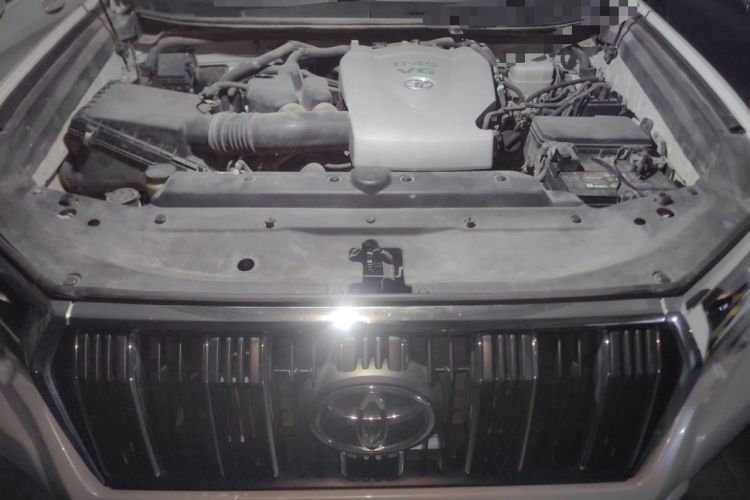 Used Toyota Prado 2019 3.5L Automatic TX-L Deluxe Edition with Rear-Mounted Spare Tire Engine Bay