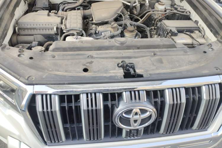 Used Toyota Prado  Engine Bay