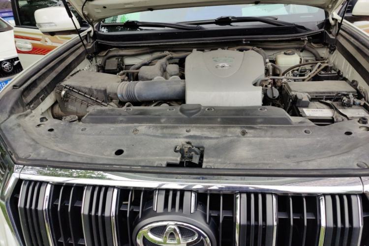 Used Toyota Prado 2019 3.5L Automatic TX-L Deluxe Edition with Rear-Mounted Spare Tire Engine Bay