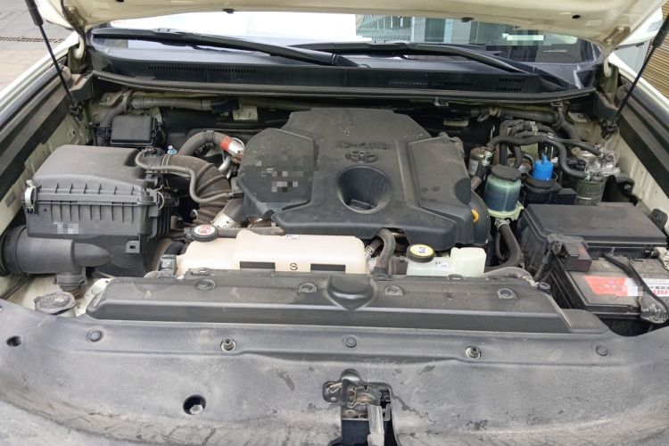 Used Toyota Prado  Engine Bay