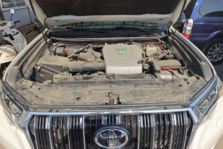 Used Toyota Prado 2019 3.5L Automatic TX-L Deluxe Edition with Rear-Mounted Spare Tire Engine Bay