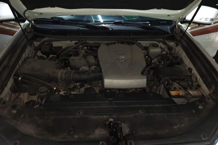Used Toyota Prado 2019 3.5L Automatic TX-L Deluxe Edition with Rear-Mounted Spare Tire Engine Bay