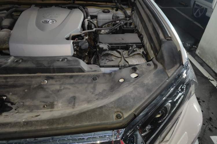 Used Toyota Prado 2019 3.5L Automatic TX-L Deluxe Edition with Rear-Mounted Spare Tire Engine Bay Left