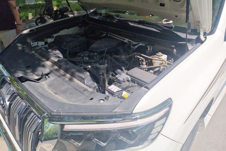 Used Toyota Prado  Engine Bay Left
