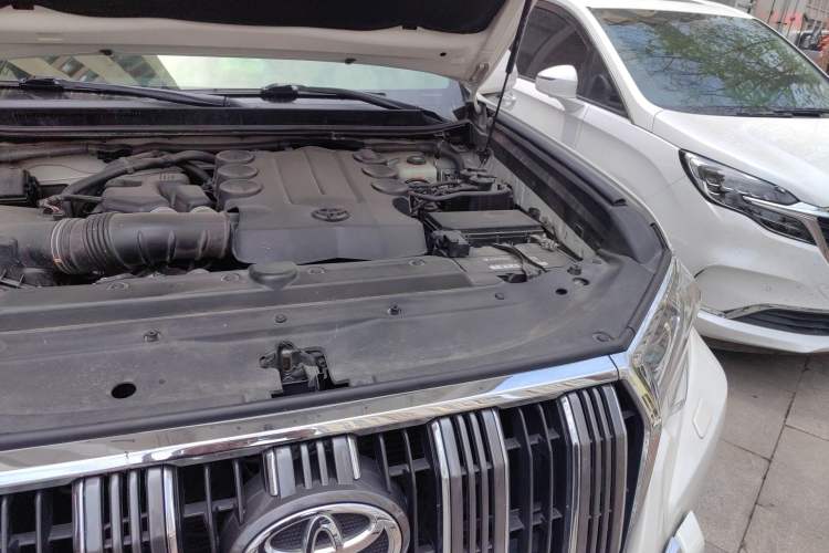 Used Toyota Prado  Engine Bay Left